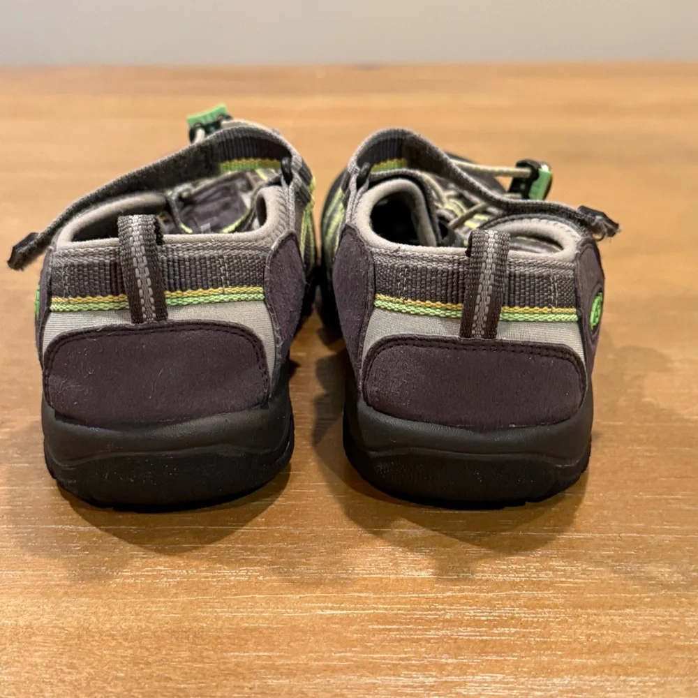 KEEN Big‎ Kids Newport H2 Sandal Racer Gray Sz US 5, EU 37